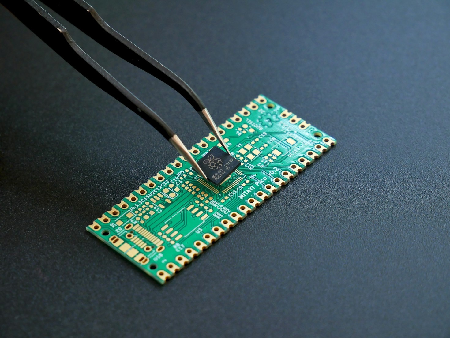 Breaking Barriers with Modular Semiconductor Designs